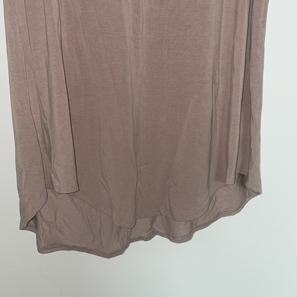 Basic Tank Top - Picture 3 of 5